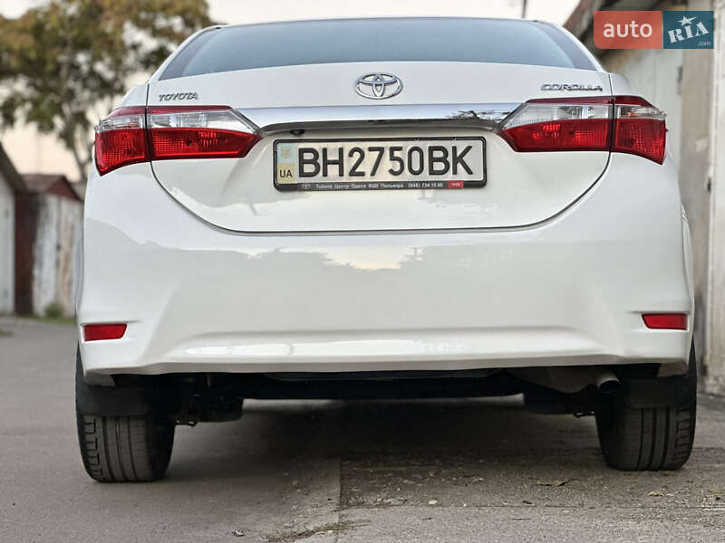 Седан Toyota Corolla 2015 в Одесі