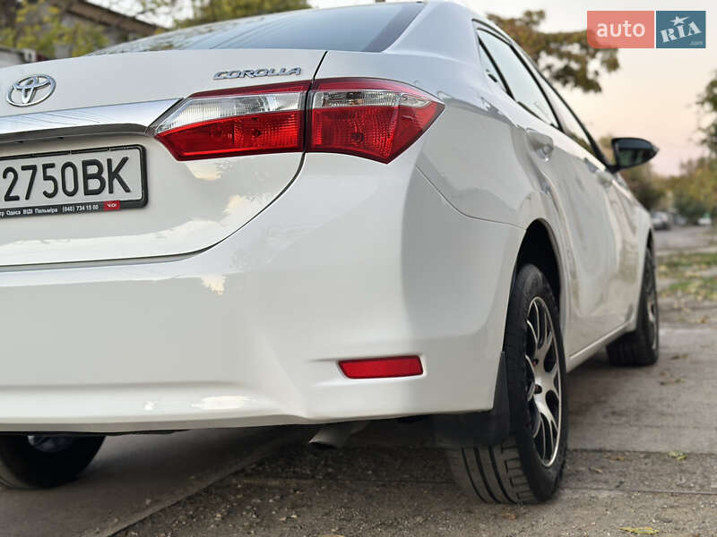 Седан Toyota Corolla 2015 в Одесі