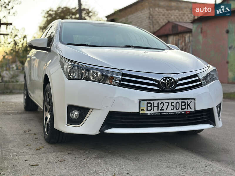 Седан Toyota Corolla 2015 в Одесі