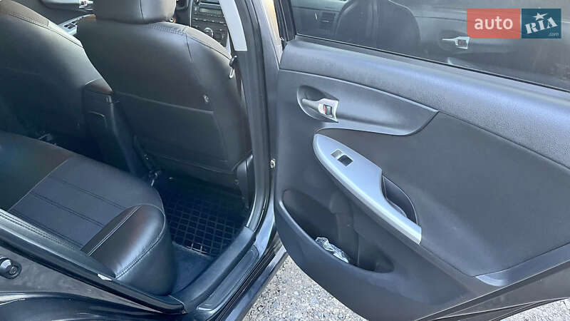 Седан Toyota Corolla 2012 в Краматорске