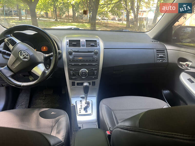 Седан Toyota Corolla 2012 в Краматорске