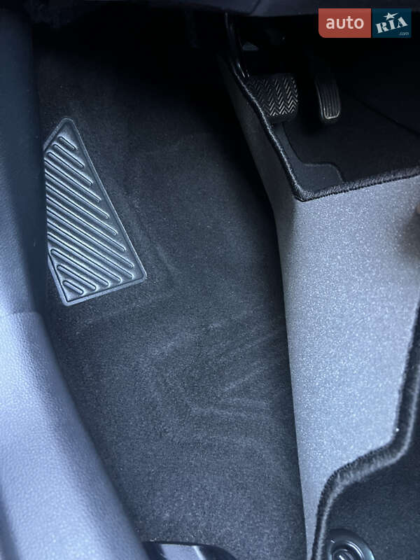 Седан Toyota Corolla 2019 в Броварах фото 43 Седан Toyota Corolla 2019 в Броварах