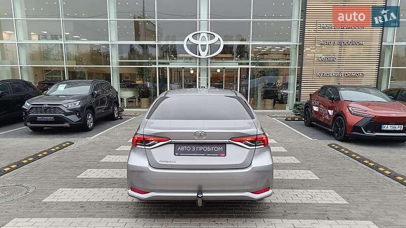 Седан Toyota Corolla 2021 в Киеве