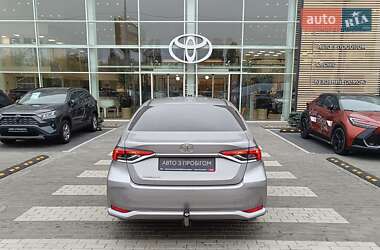 Седан Toyota Corolla 2021 в  фото 4 Седан Toyota Corolla 2021 в