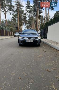 Седан Toyota Corolla 2022 в Полтаве