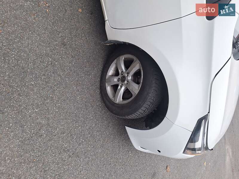 Седан Toyota Corolla 2013 в Киеве