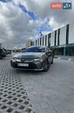 Седан Toyota Corolla 2021 в Хмельницком Седан Toyota Corolla 2021 в Хмельницком