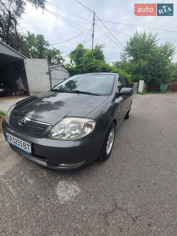 Седан Toyota Corolla 2003 в Киеве
