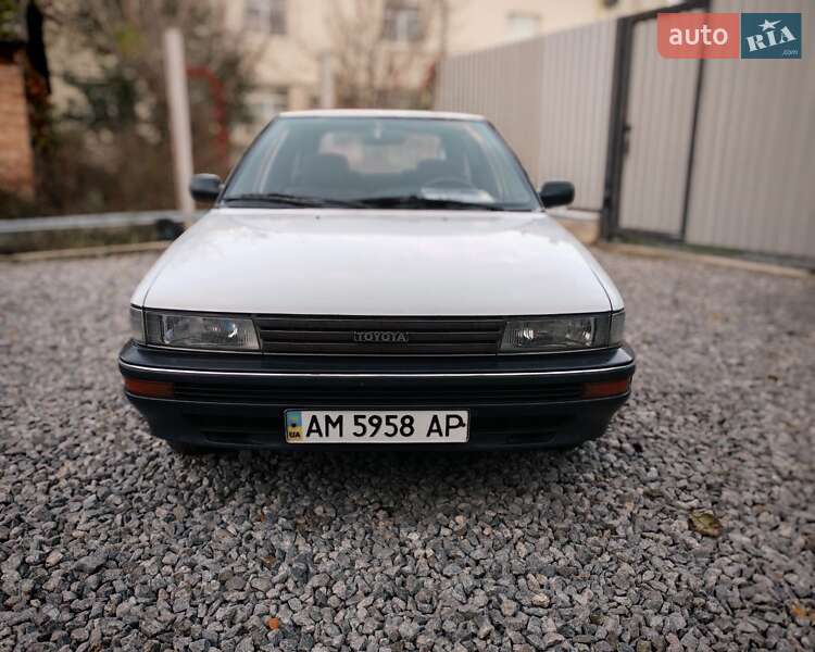 Хетчбек Toyota Corolla 1988 в Бердичеві фото 5 Хетчбек Toyota Corolla 1988 в Бердичеві