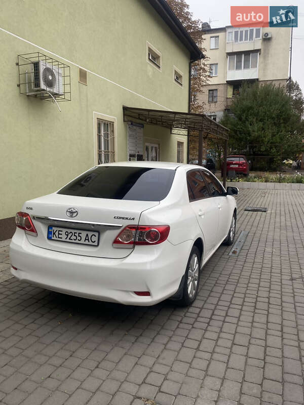 Седан Toyota Corolla 2011 в Новомосковську