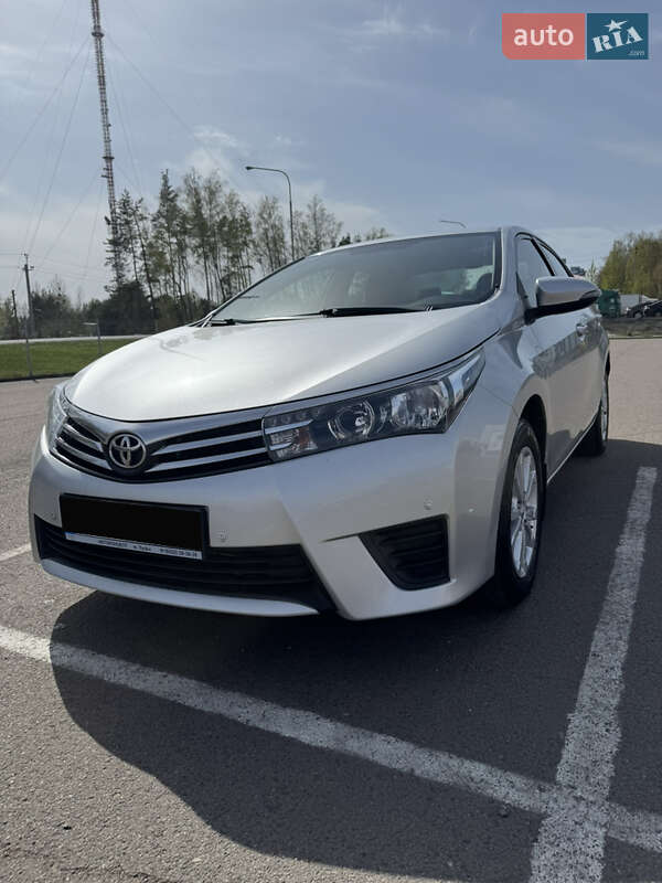 Toyota Corolla 2015
