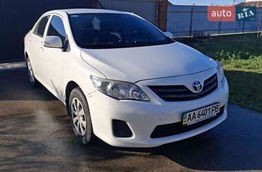 Седан Toyota Corolla 2012 в Киеве