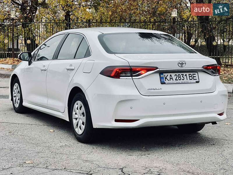 Седан Toyota Corolla 2020 в Полтаве