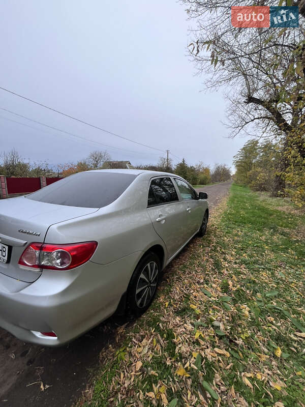 Седан Toyota Corolla 2011 в Николаеве