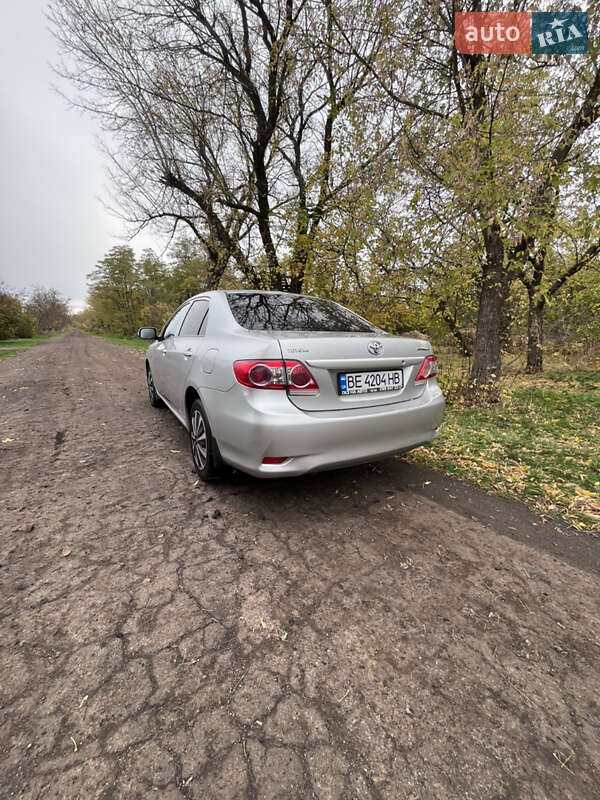 Седан Toyota Corolla 2011 в Николаеве
