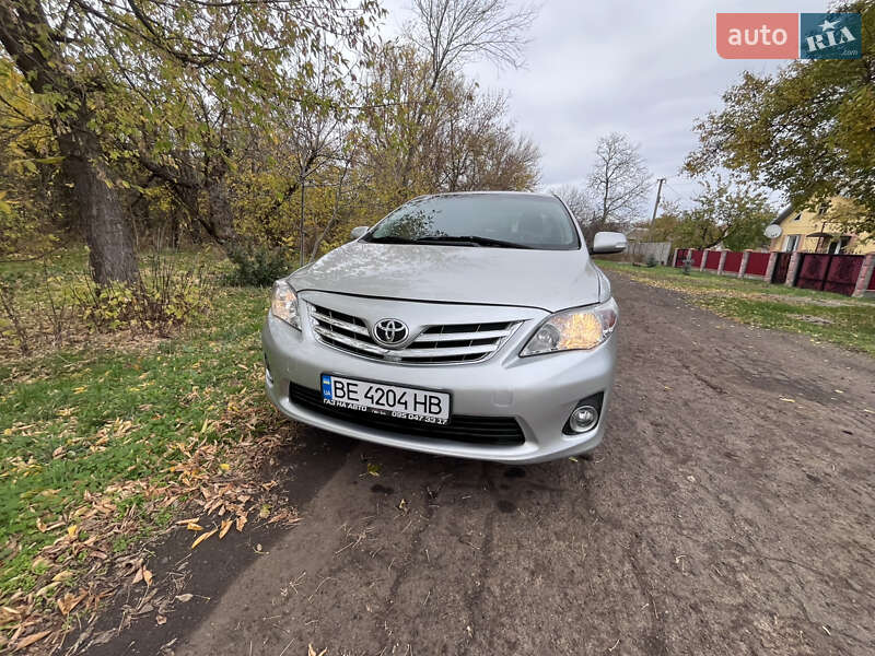 Седан Toyota Corolla 2011 в Николаеве