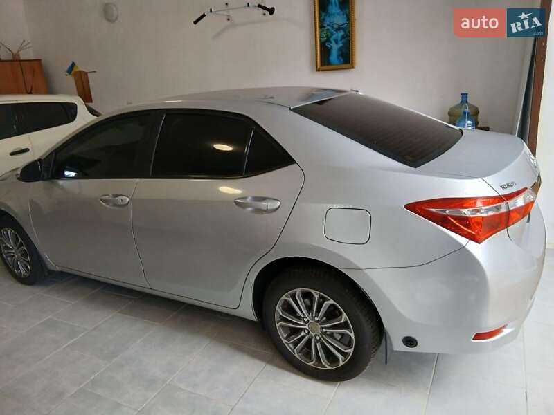 Хэтчбек Toyota Corolla 2014 в Овидиополе