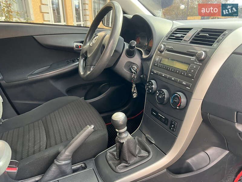 Седан Toyota Corolla 2009 в Каменец-Подольском