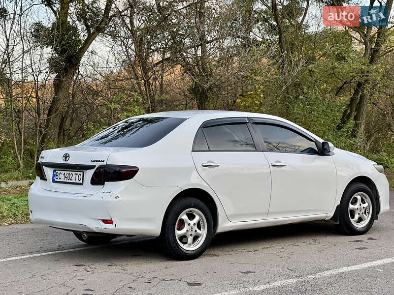 Седан Toyota Corolla 2012 в Львові