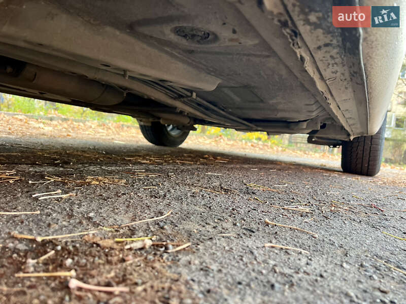 Седан Toyota Corolla 2012 в Львові