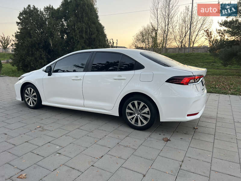 Седан Toyota Corolla 2019 в Киеве