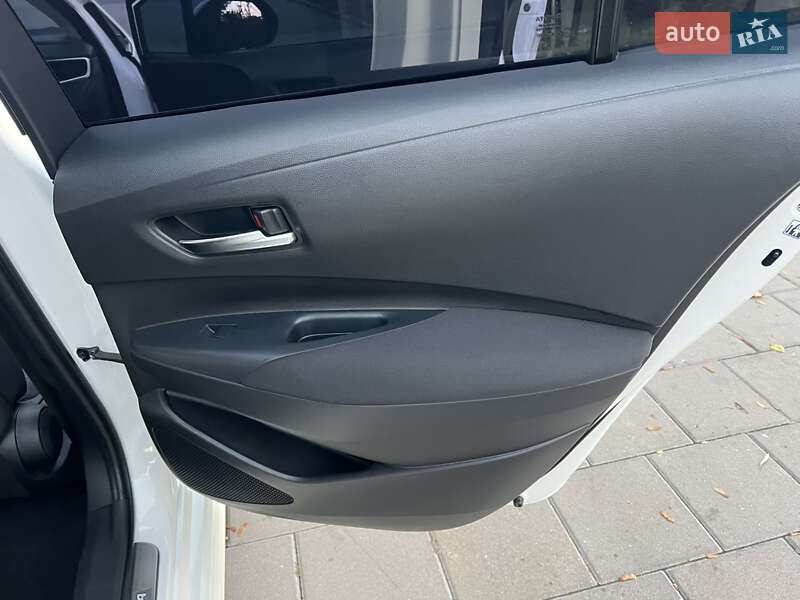 Седан Toyota Corolla 2019 в Киеве