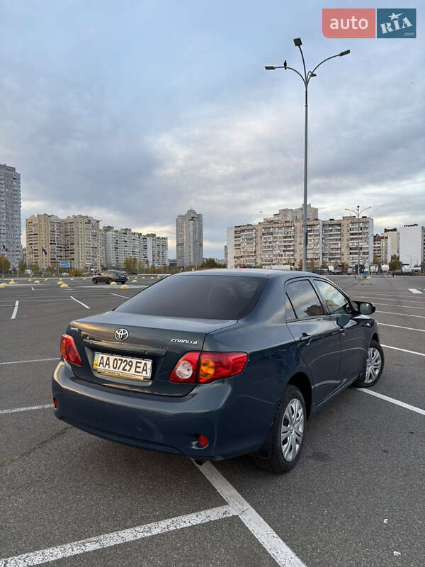 Седан Toyota Corolla 2007 в Киеве