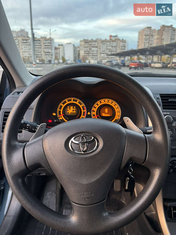 Седан Toyota Corolla 2007 в Киеве