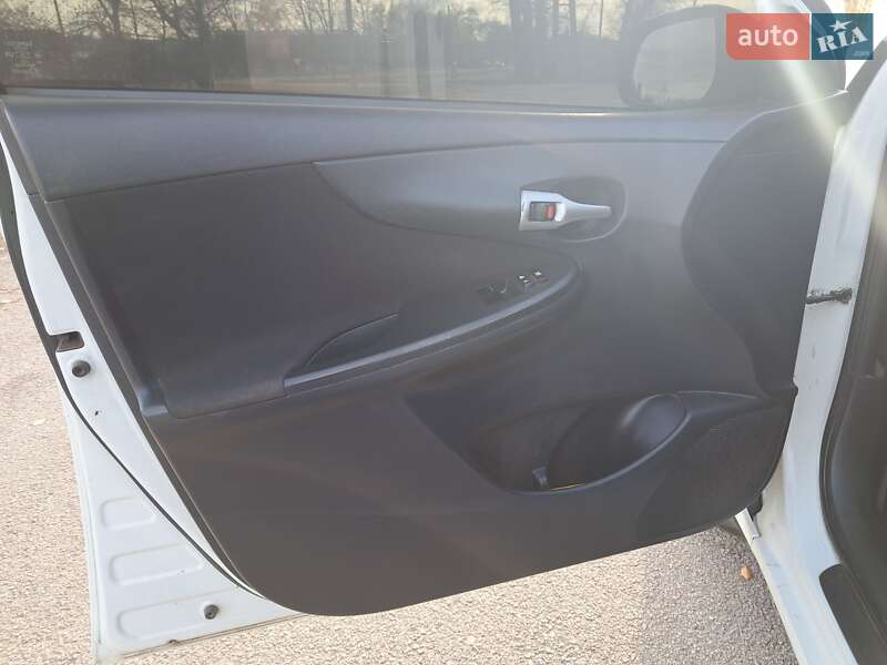 Седан Toyota Corolla 2012 в Ромнах фото 8 Седан Toyota Corolla 2012 в Ромнах