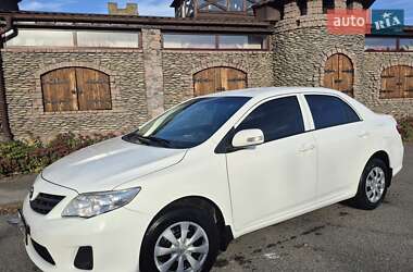 Седан Toyota Corolla 2013 в Борисполе