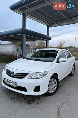 Седан Toyota Corolla 2010 в Шостке