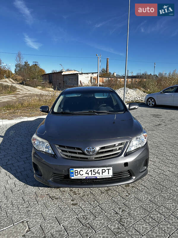 Седан Toyota Corolla 2011 в Львові