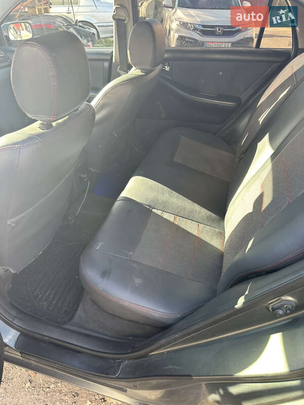 Хэтчбек Toyota Corolla 2002 в Одессе фото 10 Хэтчбек Toyota Corolla 2002 в Одессе