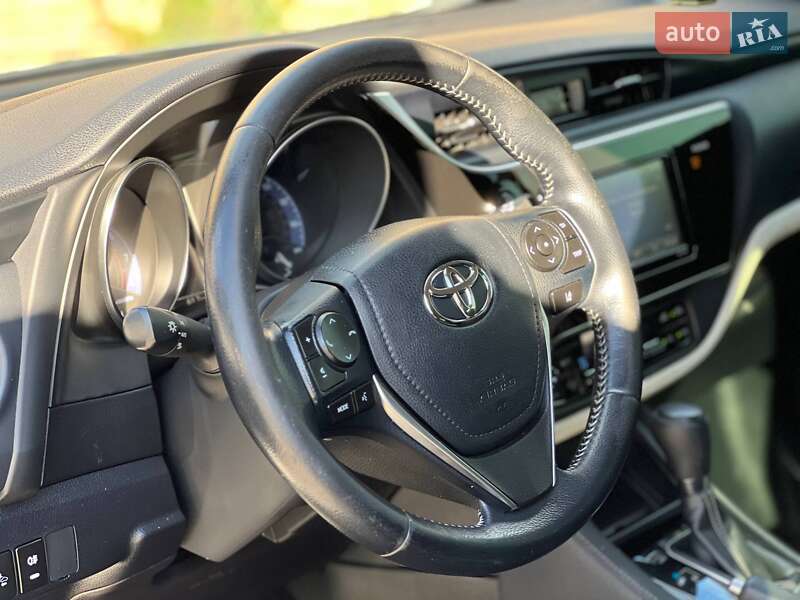 Хэтчбек Toyota Corolla 2017 в Одессе фото 11 Хэтчбек Toyota Corolla 2017 в Одессе