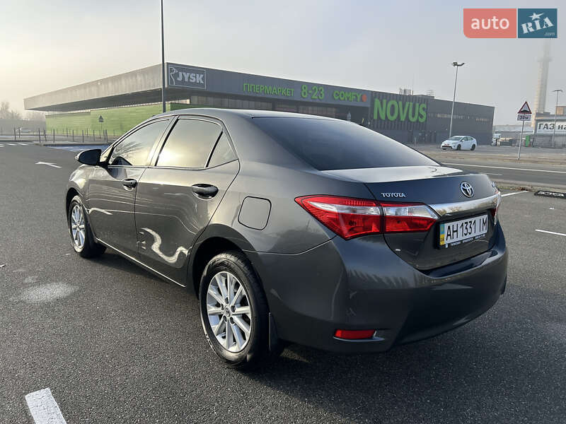 Седан Toyota Corolla 2013 в Киеве фото 5 Седан Toyota Corolla 2013 в Киеве