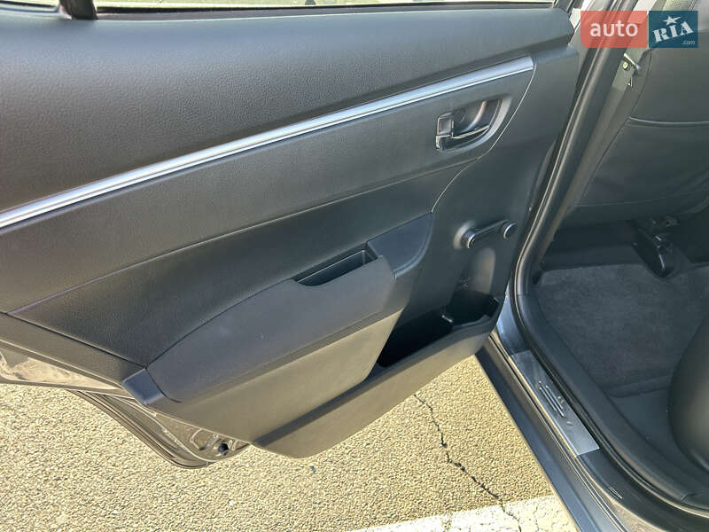 Седан Toyota Corolla 2013 в Киеве фото 14 Седан Toyota Corolla 2013 в Киеве