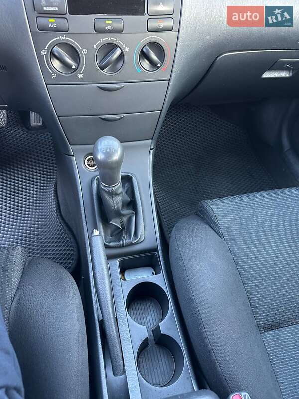 Хэтчбек Toyota Corolla 2004 в Киеве