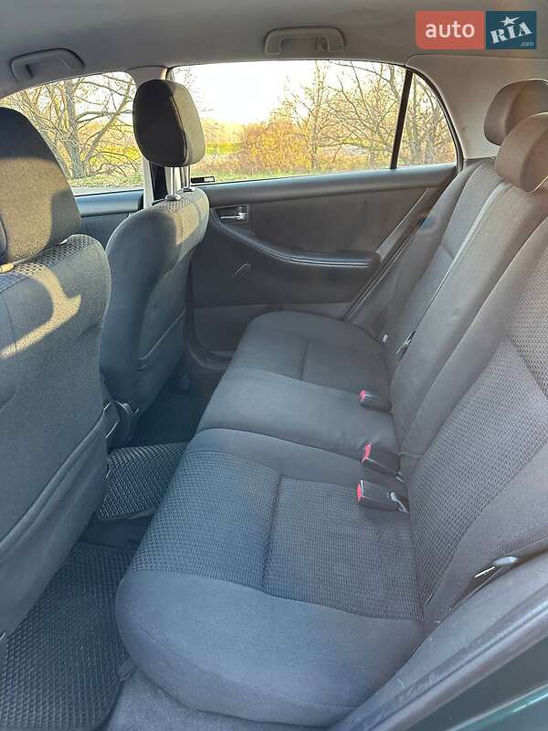 Хэтчбек Toyota Corolla 2004 в Киеве