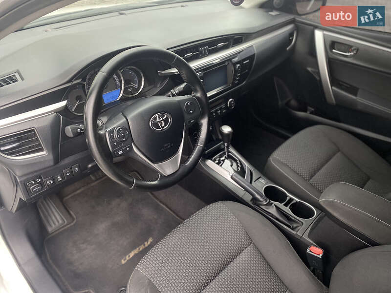 Седан Toyota Corolla 2013 в Луцке фото 14 Седан Toyota Corolla 2013 в Луцке