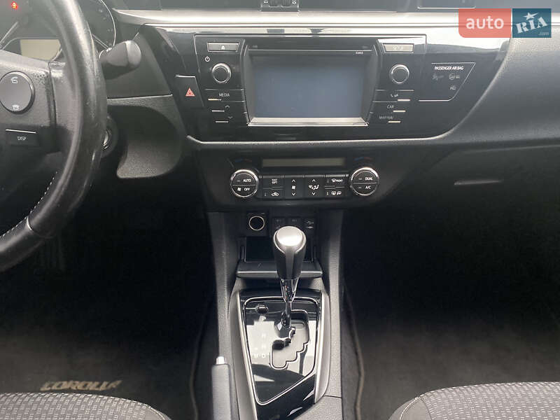 Седан Toyota Corolla 2013 в Луцке фото 20 Седан Toyota Corolla 2013 в Луцке