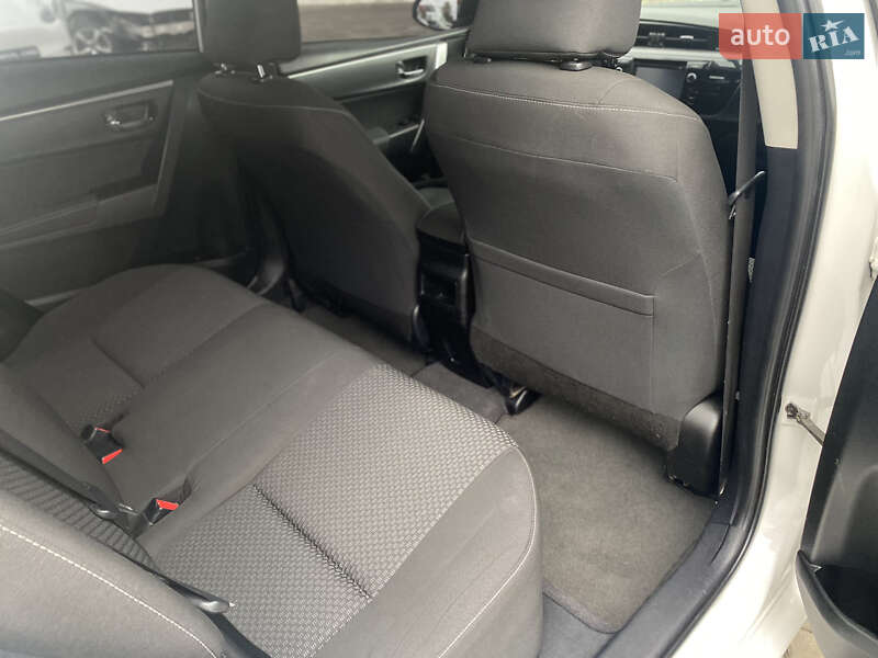 Седан Toyota Corolla 2013 в Луцке фото 28 Седан Toyota Corolla 2013 в Луцке