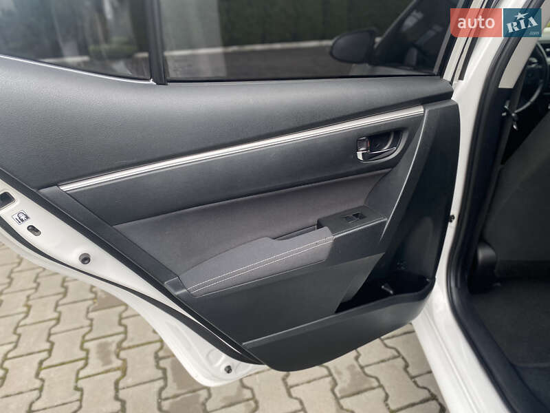 Седан Toyota Corolla 2013 в Луцке фото 31 Седан Toyota Corolla 2013 в Луцке