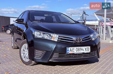Седан Toyota Corolla 2015 в Днепре