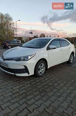 Седан Toyota Corolla 2017 в Львові