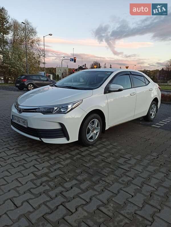 Седан Toyota Corolla 2017 в Львові фото 2 Седан Toyota Corolla 2017 в Львові