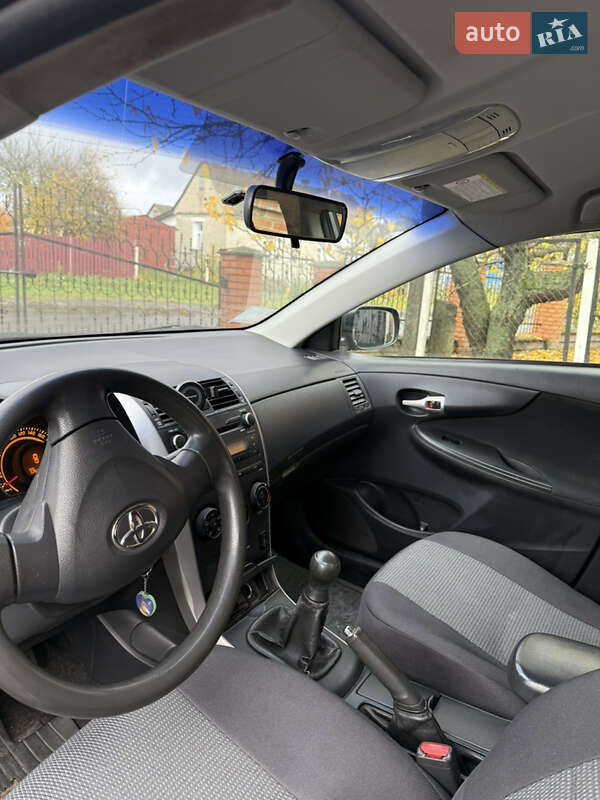 Седан Toyota Corolla 2008 в Рожище