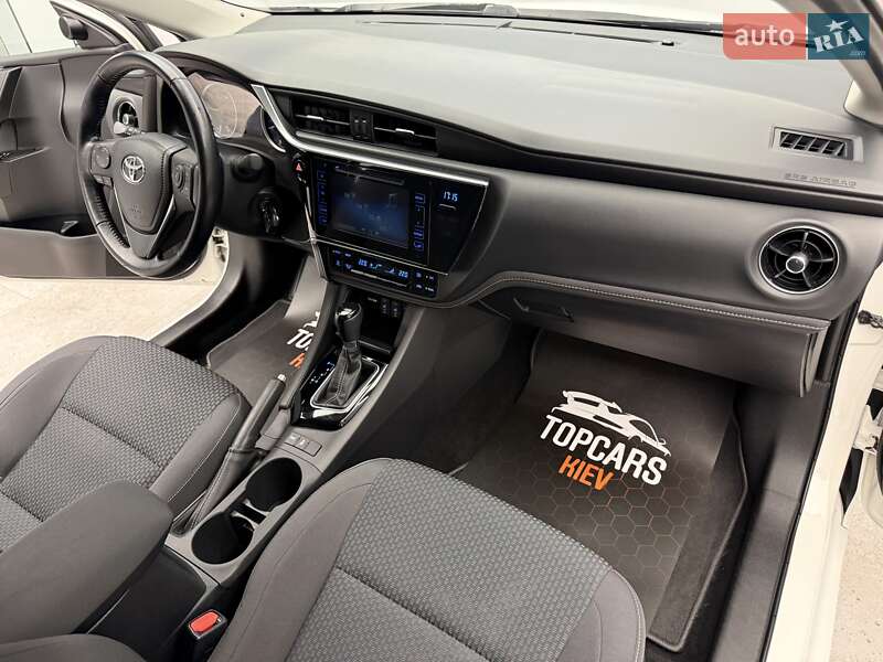 Седан Toyota Corolla 2017 в Киеве фото 34 Седан Toyota Corolla 2017 в Киеве