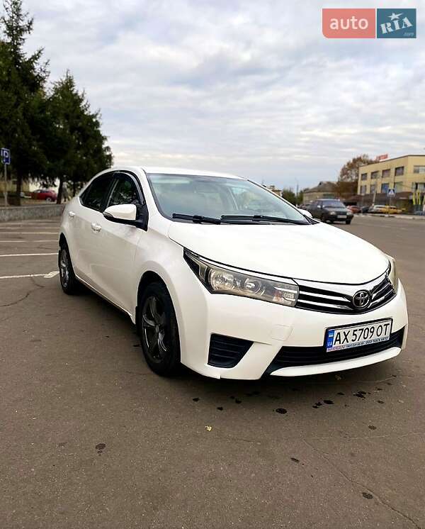 Седан Toyota Corolla 2013 в Харькове фото 2 Седан Toyota Corolla 2013 в Харькове