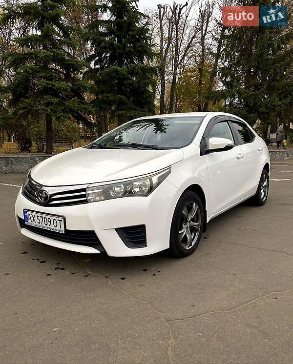 Седан Toyota Corolla 2013 в Харькове фото 12 Седан Toyota Corolla 2013 в Харькове