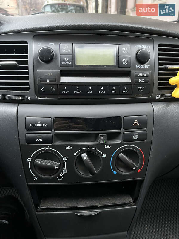 Универсал Toyota Corolla 2003 в Черновцах